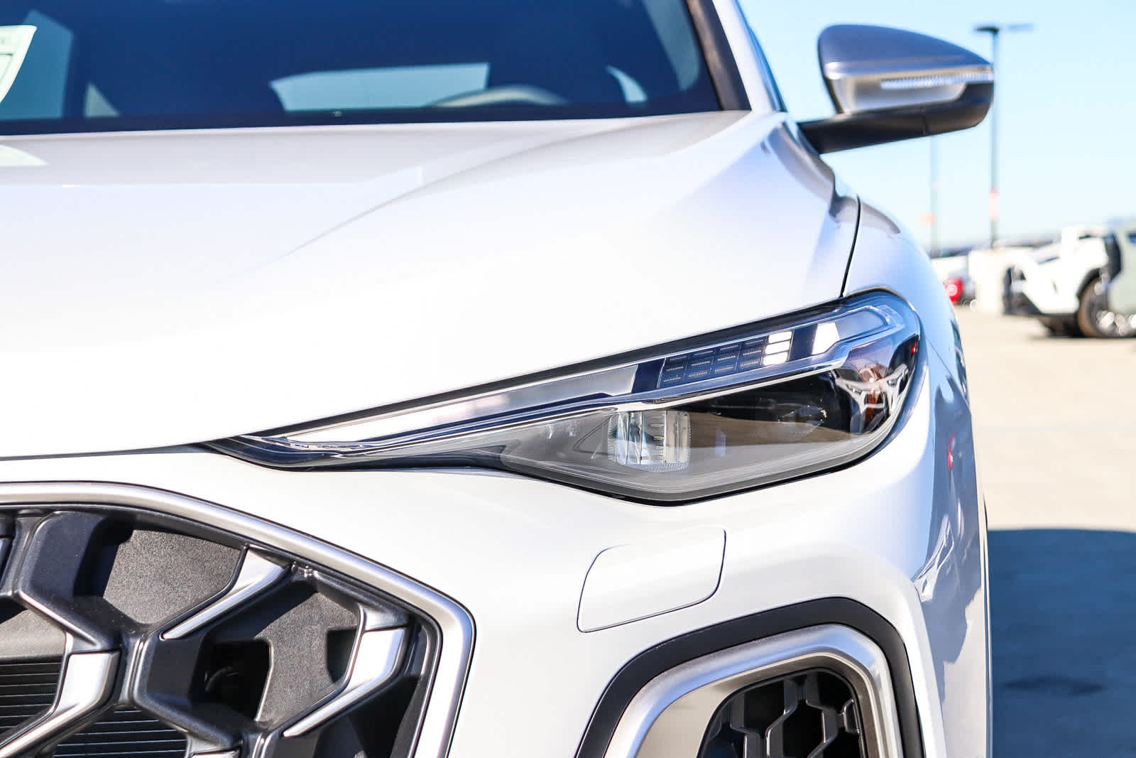 Thumbnail: 2025 Audi SQ5 - 7