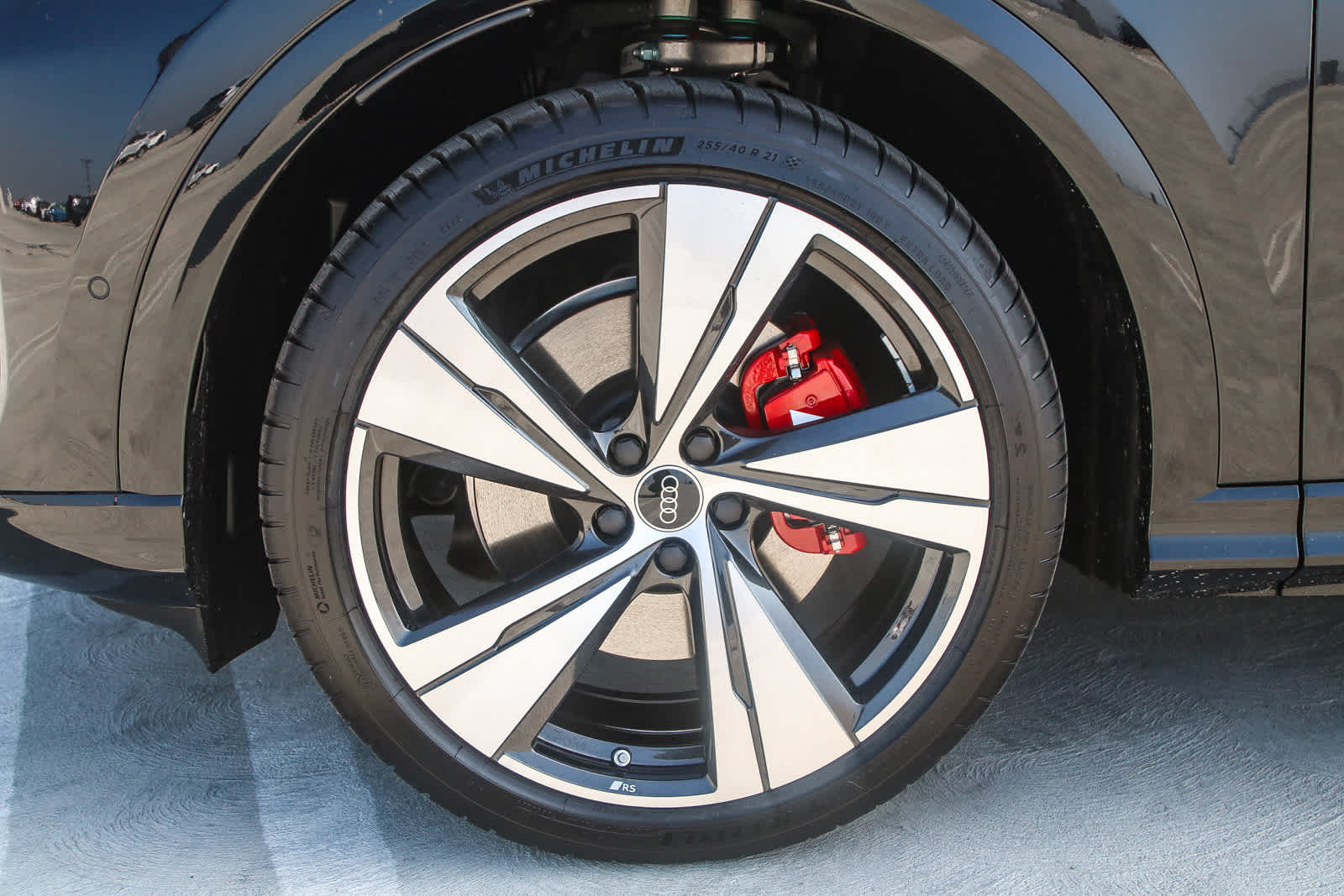 Thumbnail: 2025 Audi SQ5 - 14