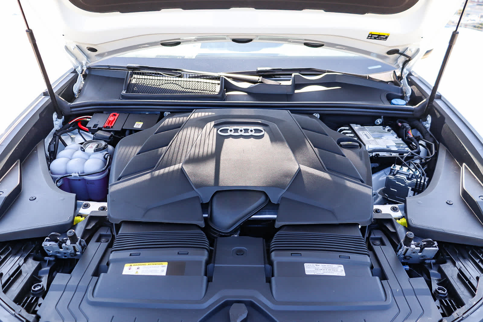 Thumbnail: 2026 Audi Q8 - 39