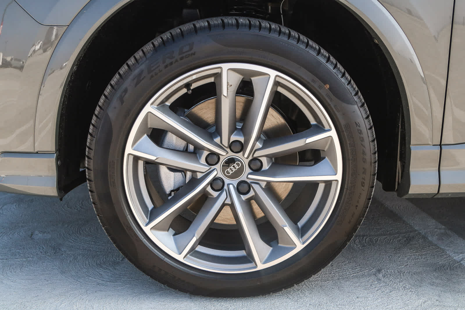 Thumbnail: 2025 Audi Q3 - 15