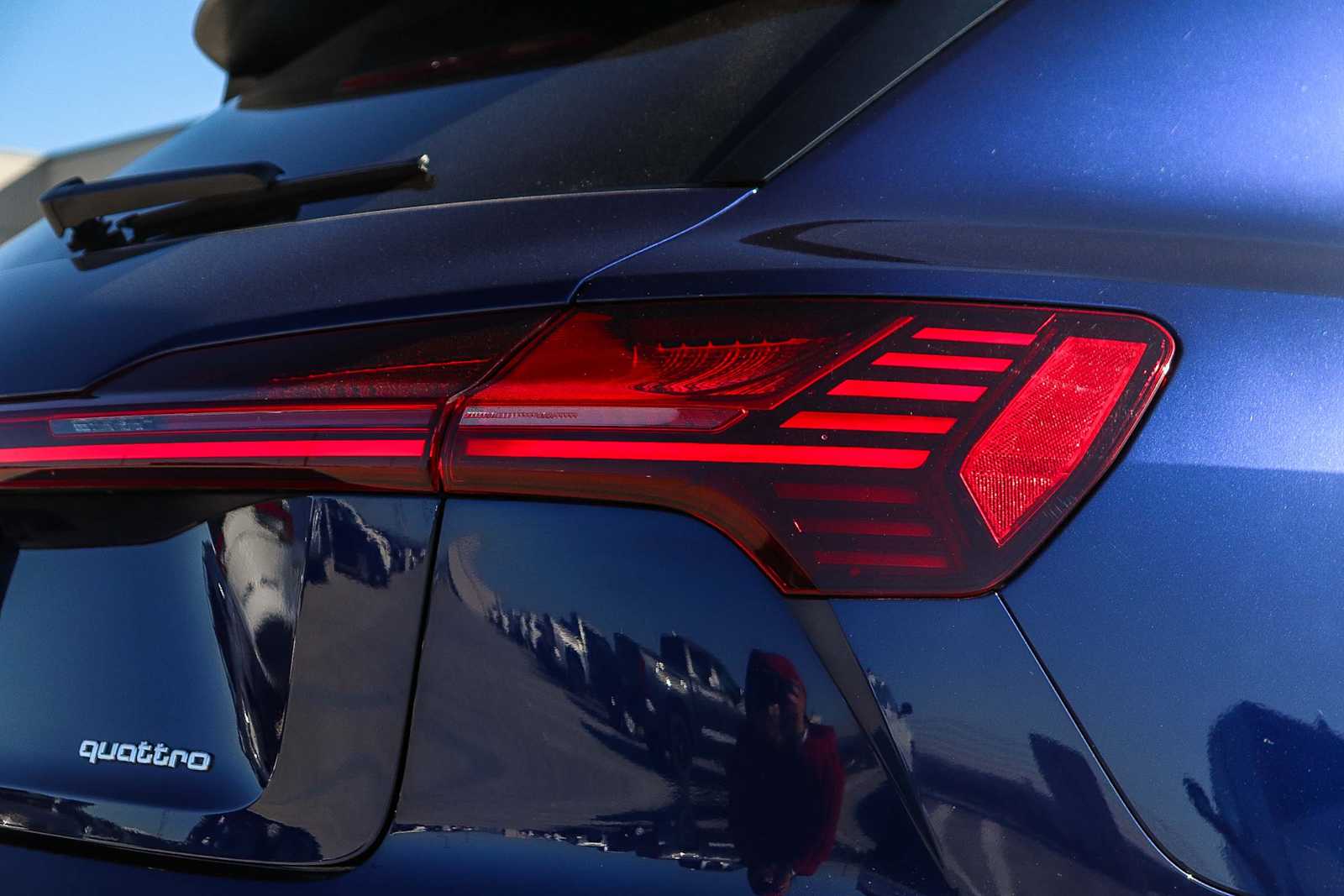 Thumbnail: 2022 Audi e-tron - 10