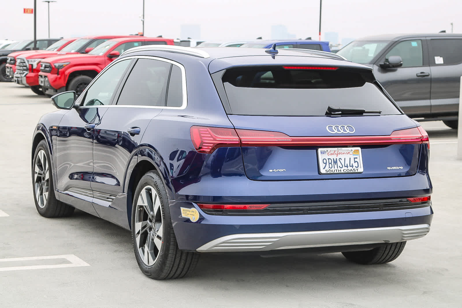 Thumbnail: 2022 Audi e-tron - 8