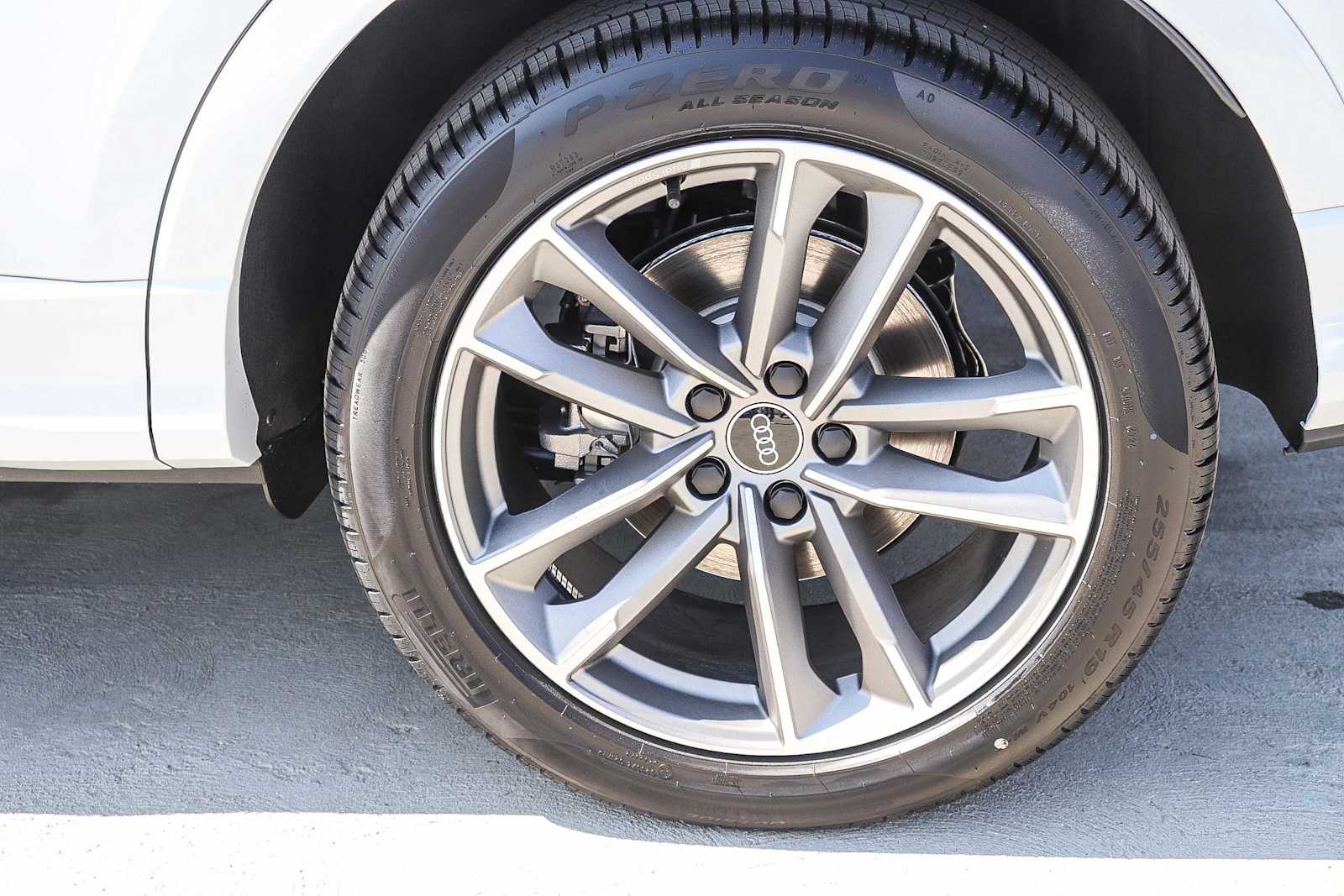 Thumbnail: 2025 Audi Q3 - 12