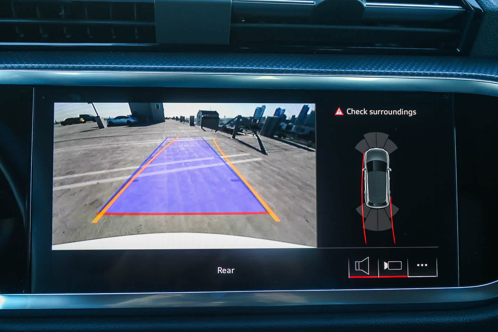 Thumbnail: 2025 Audi Q3 - 41