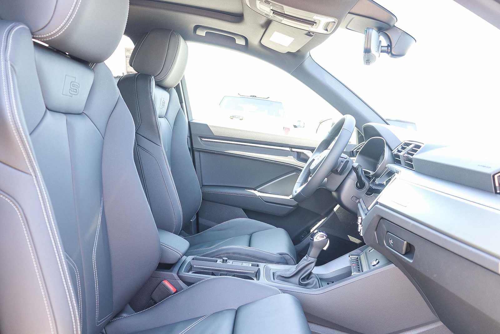 Thumbnail: 2025 Audi Q3 - 17