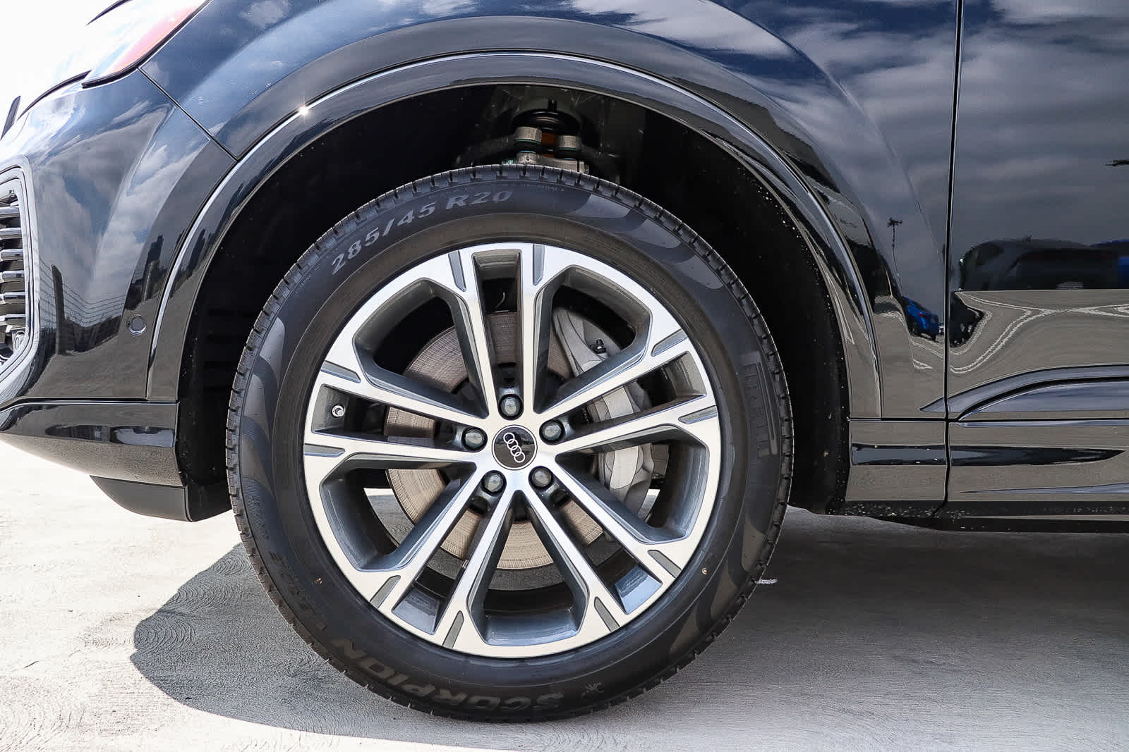 Thumbnail: 2026 Audi Q7 - 14