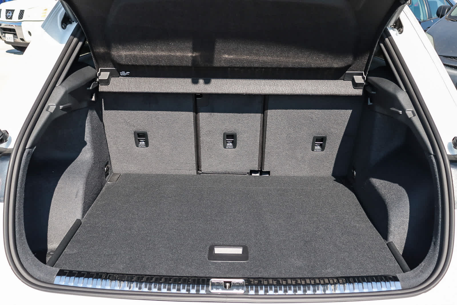 Thumbnail: 2025 Audi Q3 - 38