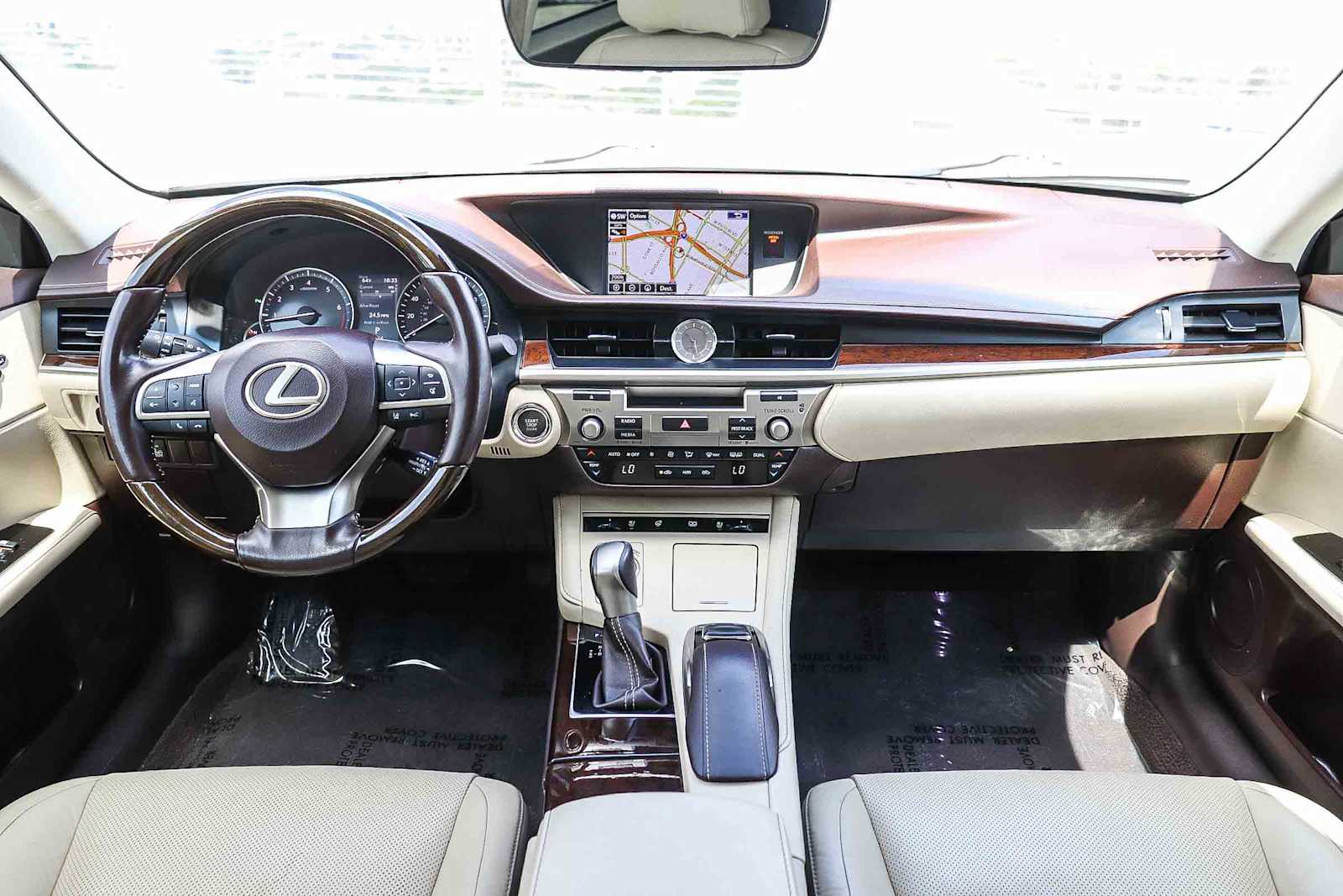 Thumbnail: 2016 Lexus ES - 16