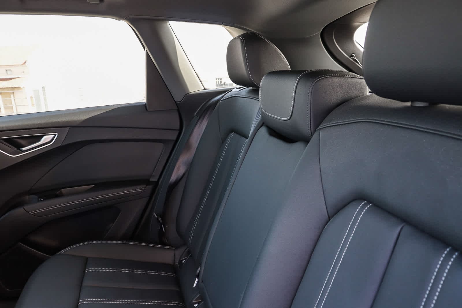 Thumbnail: 2023 Audi Q4 e-tron - 24