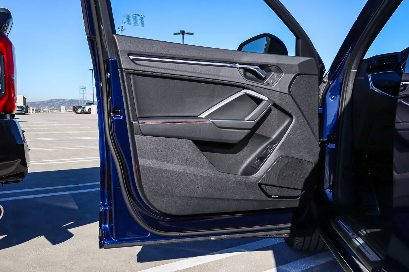 Thumbnail: 2025 Audi Q3 - 30