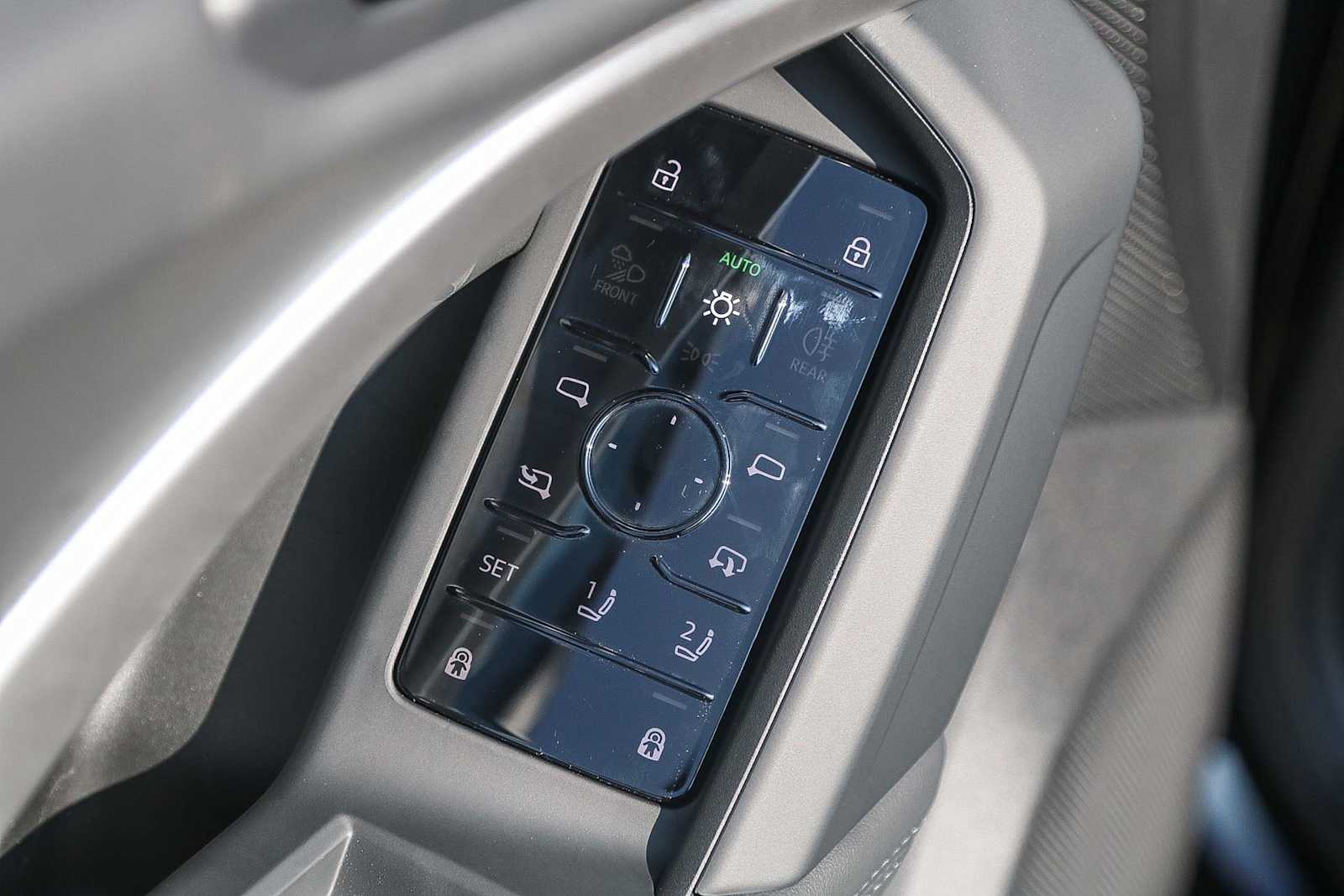 Thumbnail: 2025 Audi Q5 - 23