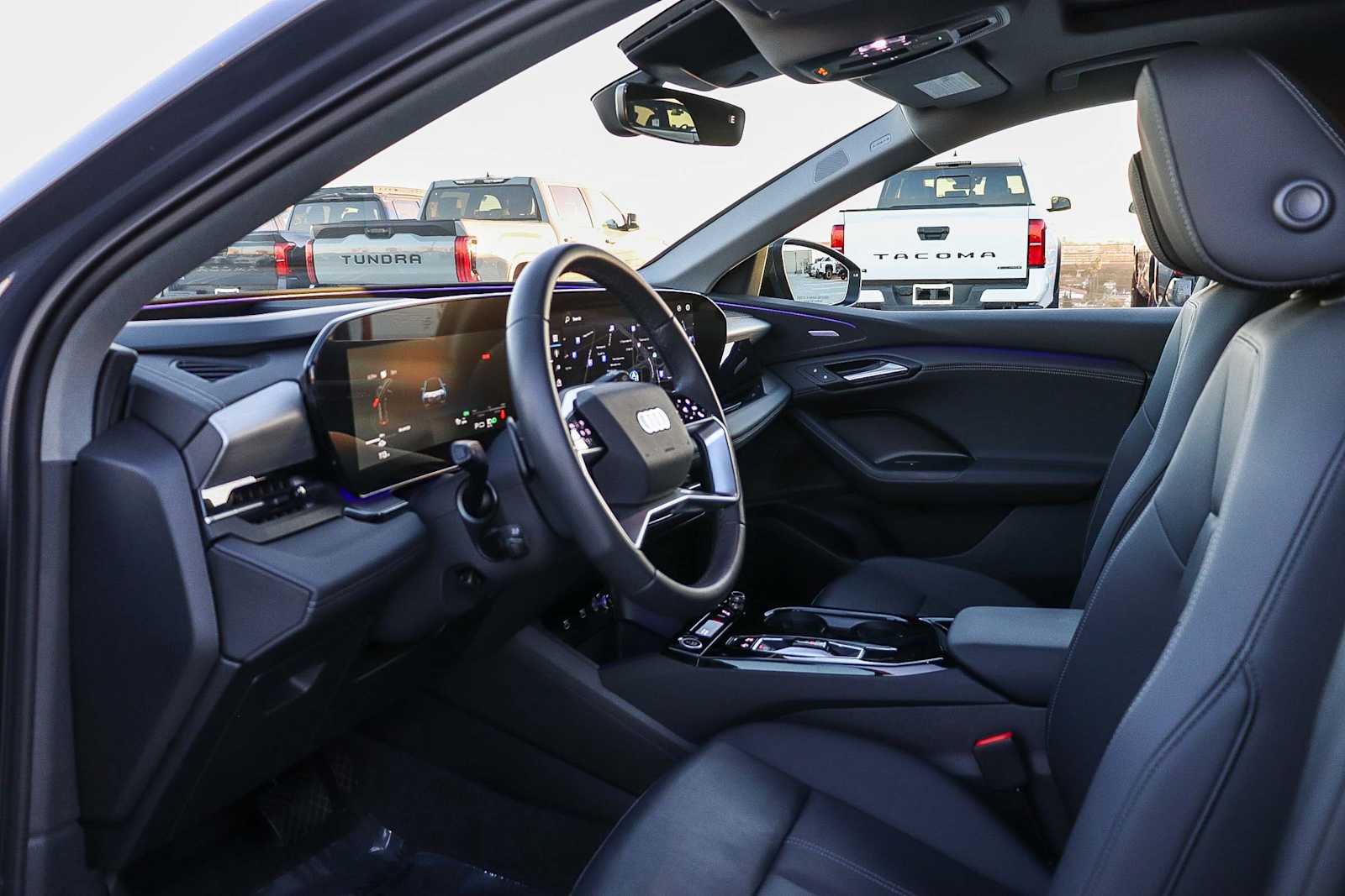 Thumbnail: 2025 Audi Q6 e-tron - 21