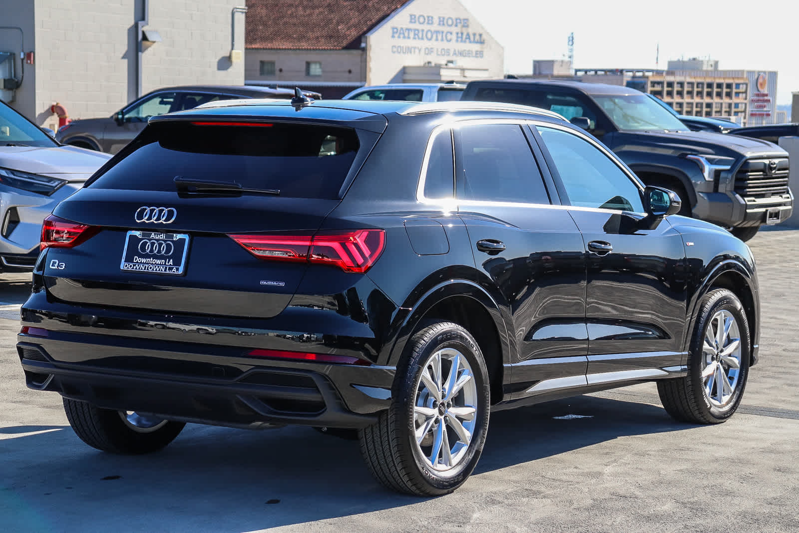 Thumbnail: 2025 Audi Q3 - 4