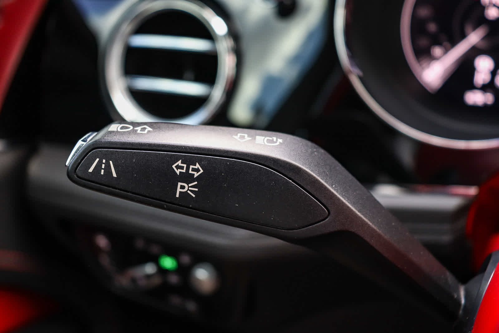 Thumbnail: 2021 Bentley Bentayga - 33