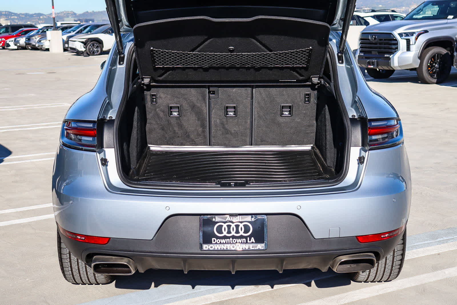 Thumbnail: 2020 Porsche Macan - 36