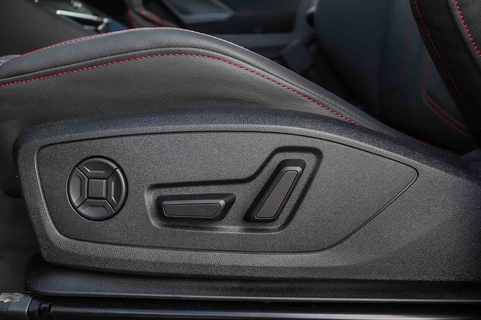 Thumbnail: 2025 Audi Q3 - 26