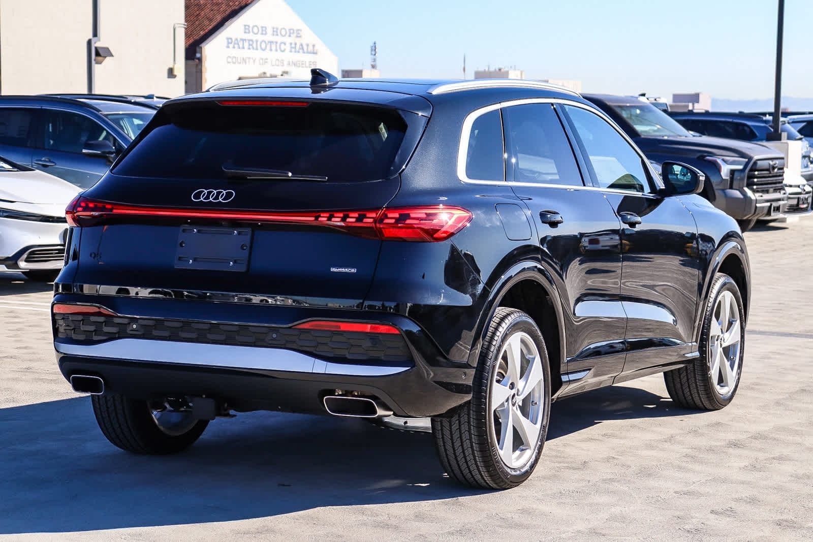 Thumbnail: 2025 Audi Q5 - 4