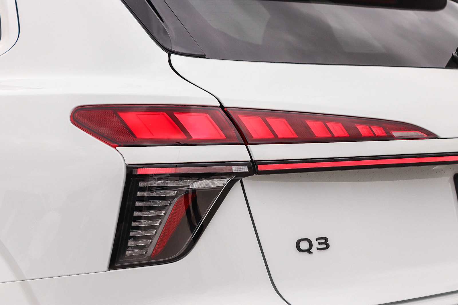 Thumbnail: 2026 Audi Q3 - 12