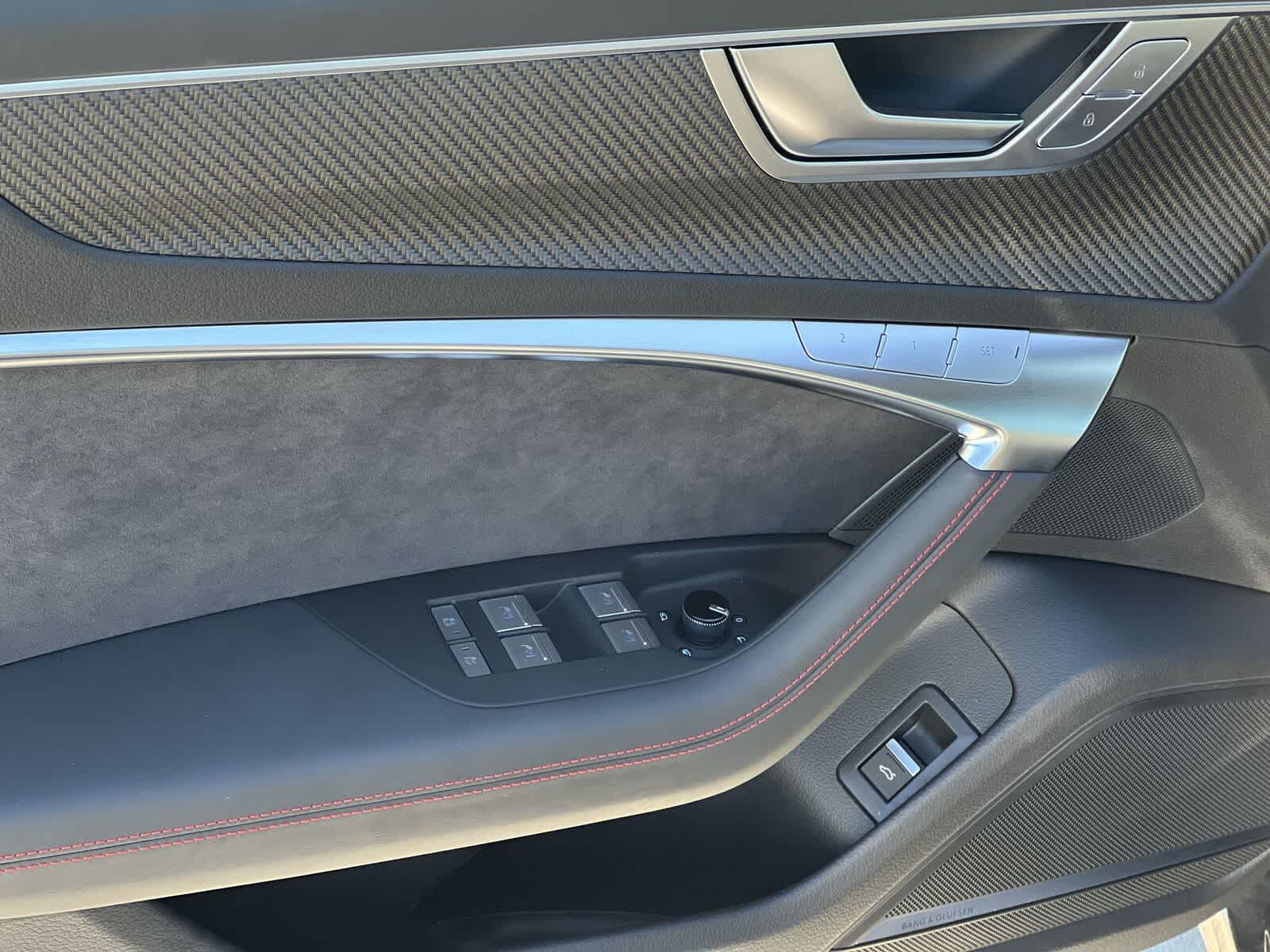 Thumbnail: 2025 Audi S6 - 23