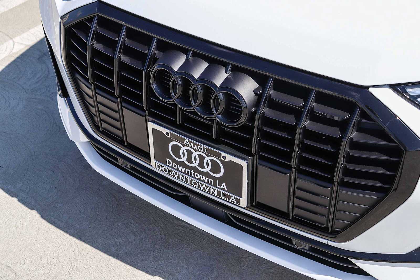 Thumbnail: 2025 Audi Q3 - 8