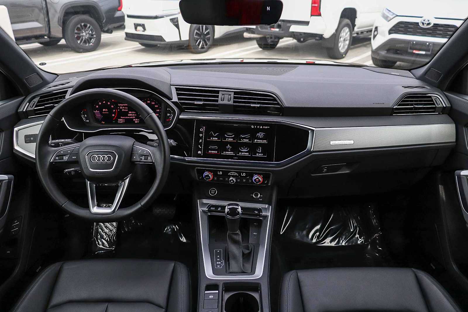 Thumbnail: 2025 Audi Q3 - 16