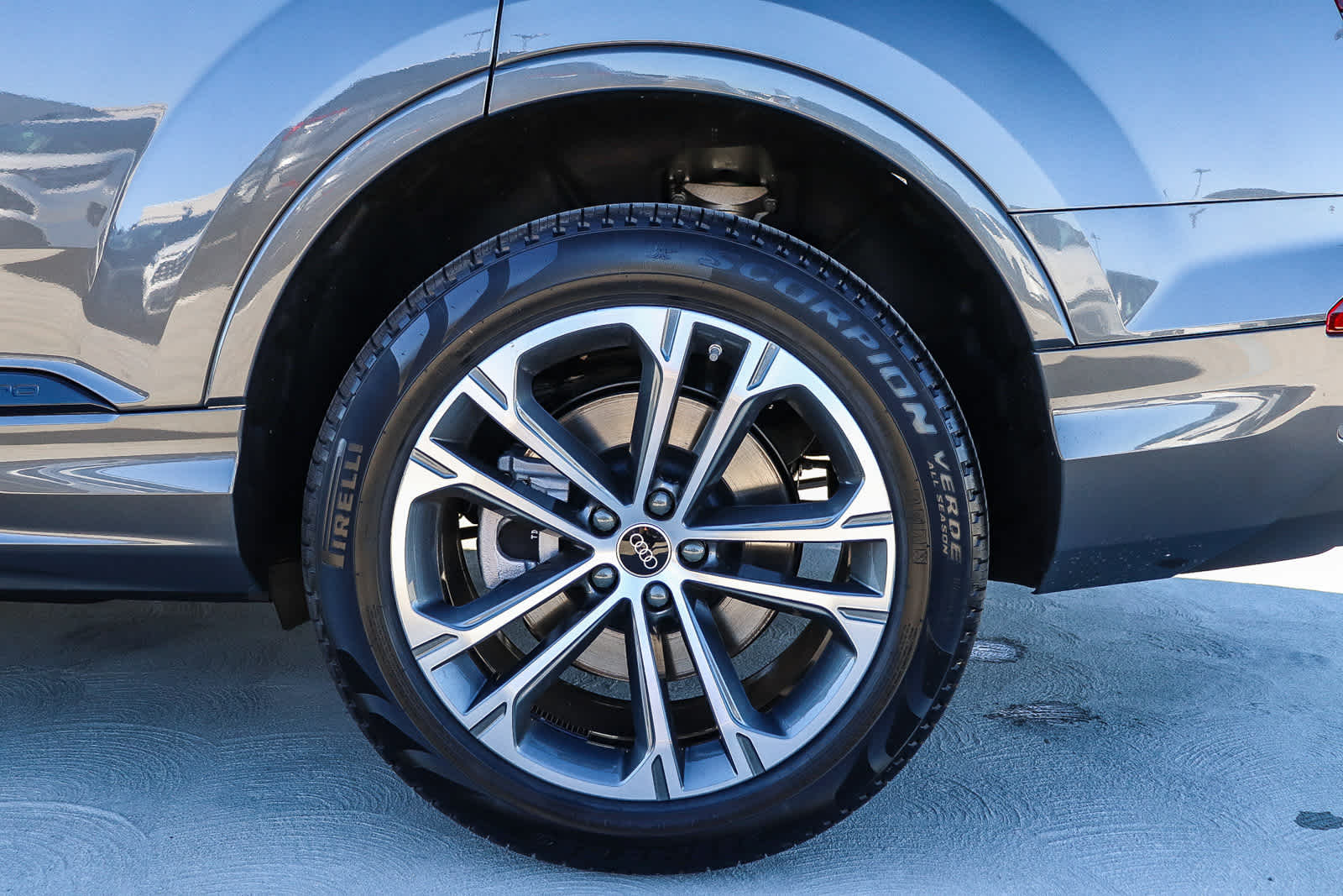 Thumbnail: 2026 Audi Q7 - 13