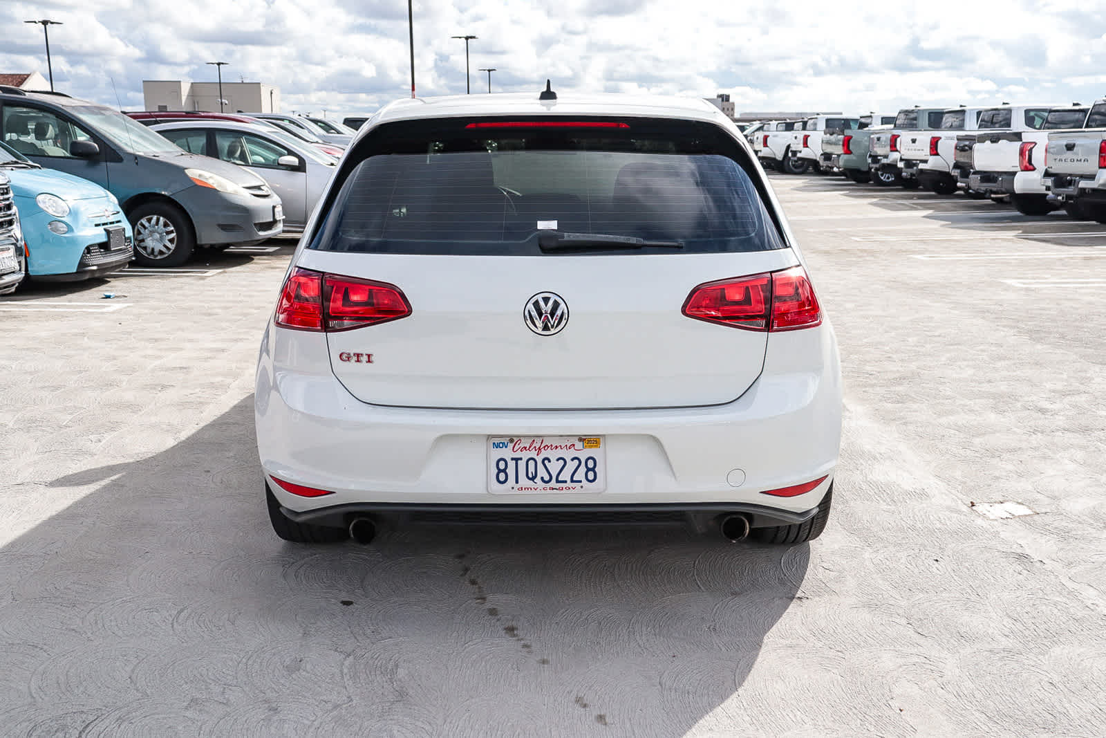 Thumbnail: 2017 Volkswagen Golf - 8