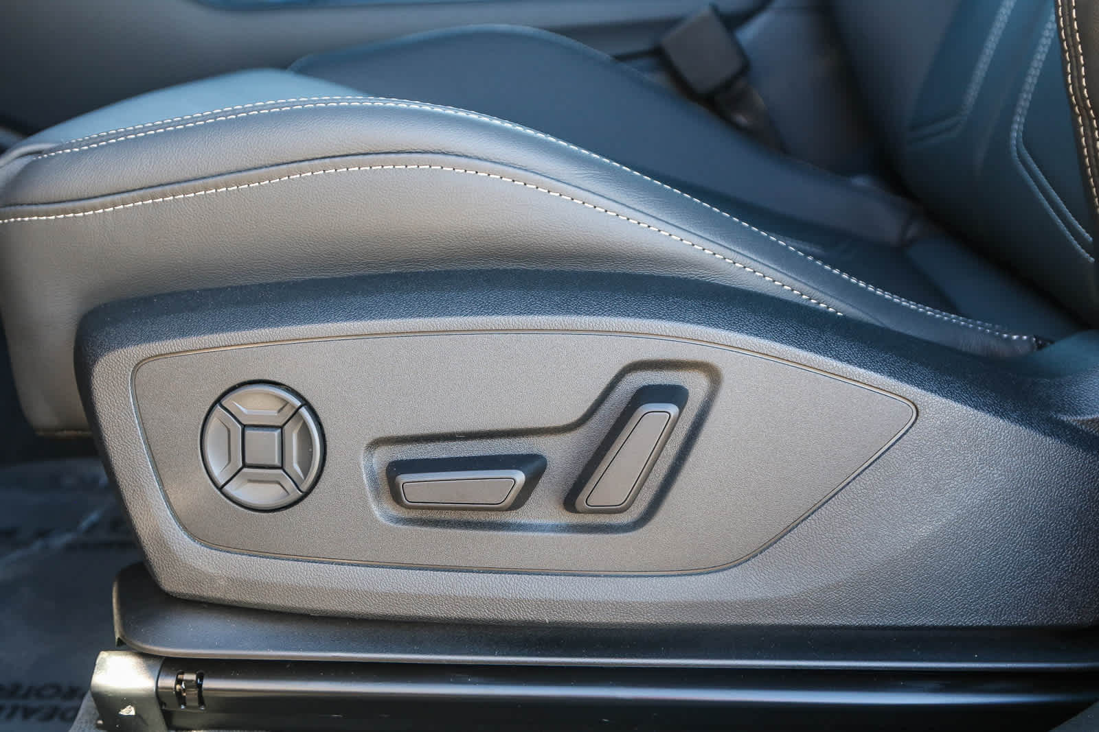 Thumbnail: 2025 Audi Q3 - 31