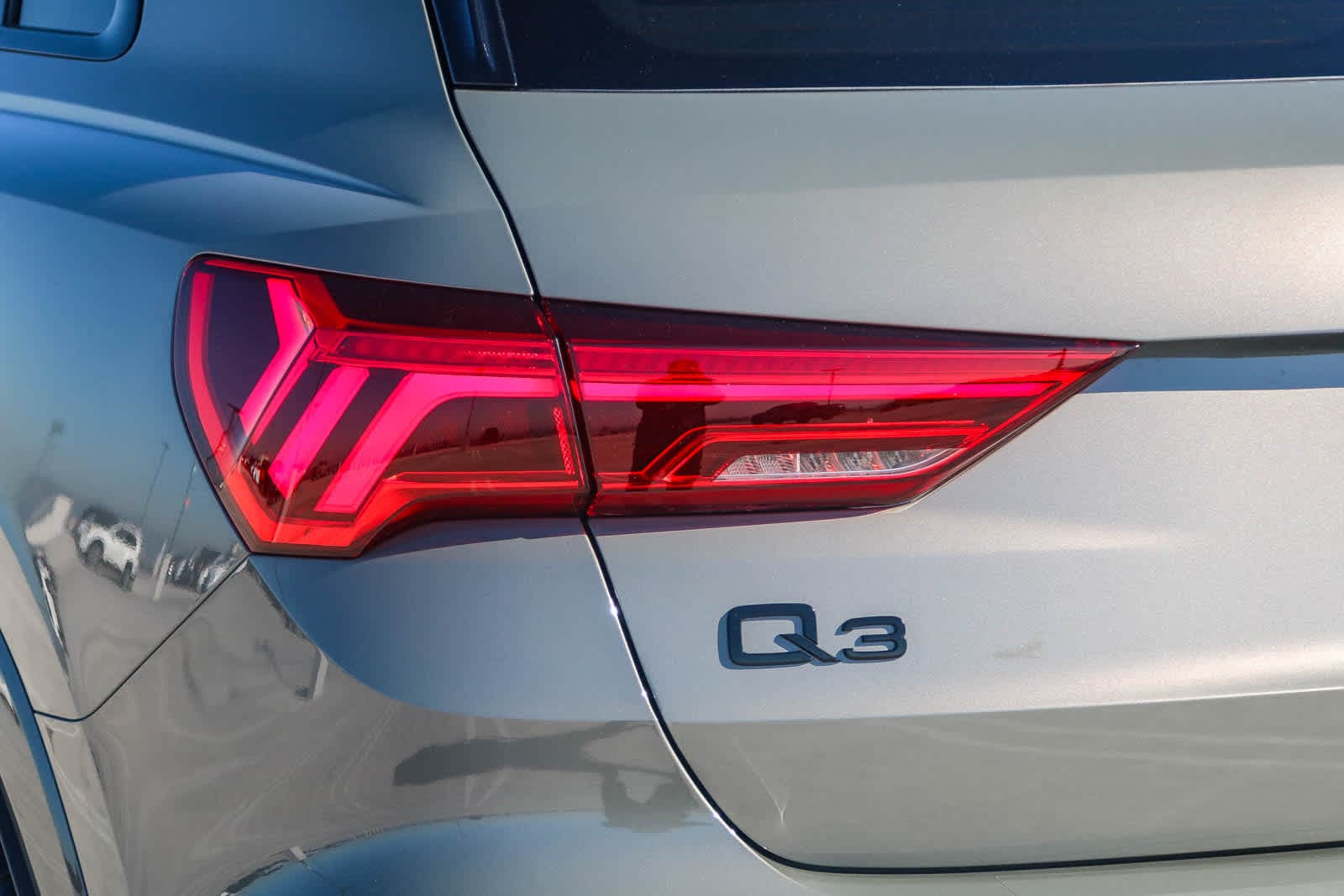 Thumbnail: 2025 Audi Q3 - 11