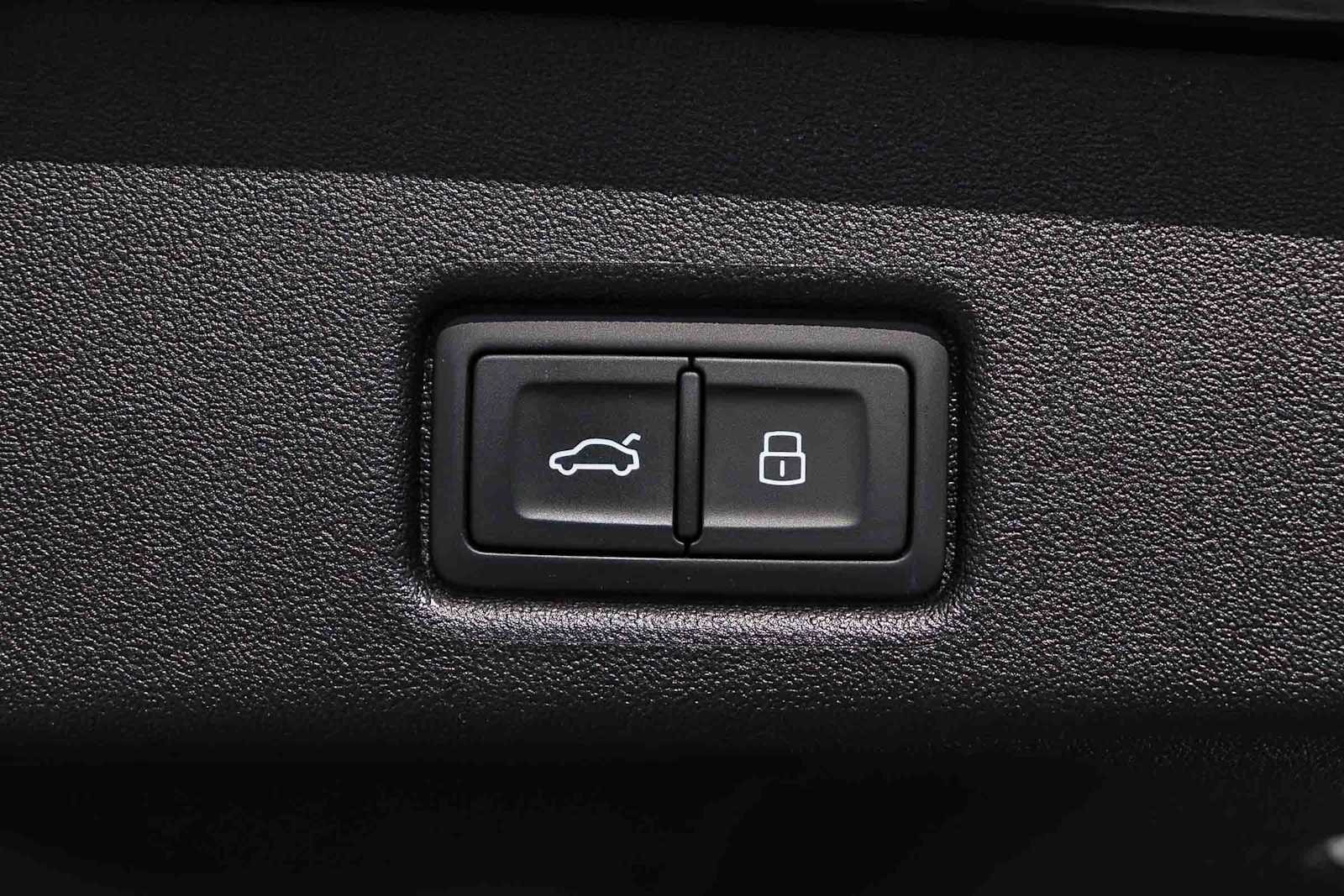 Thumbnail: 2025 Audi Q5 - 37