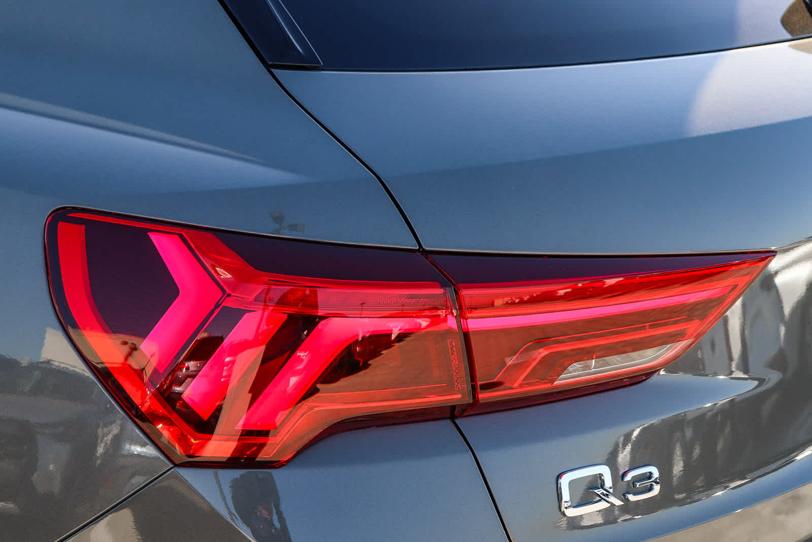 Thumbnail: 2025 Audi Q3 - 12