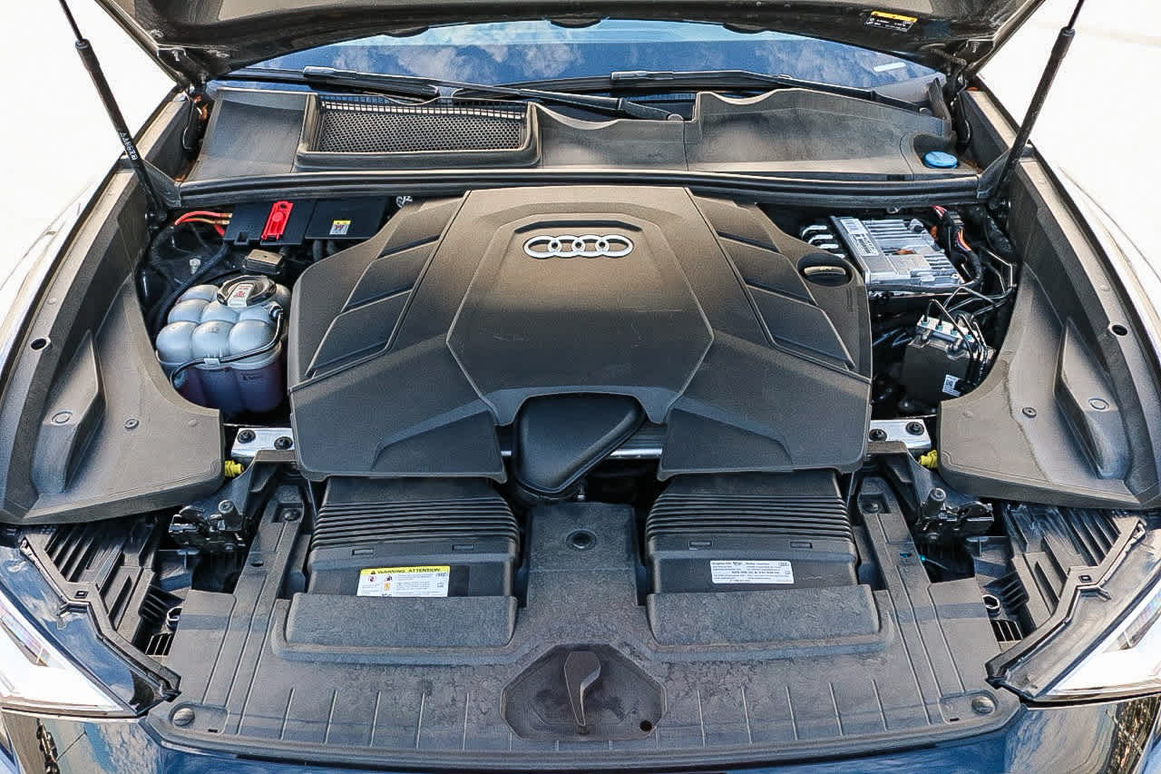 Thumbnail: 2022 Audi Q8 - 43