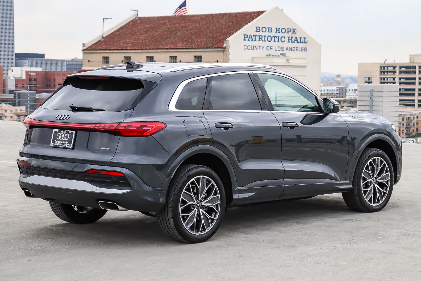 Thumbnail: 2025 Audi Q5 - 4