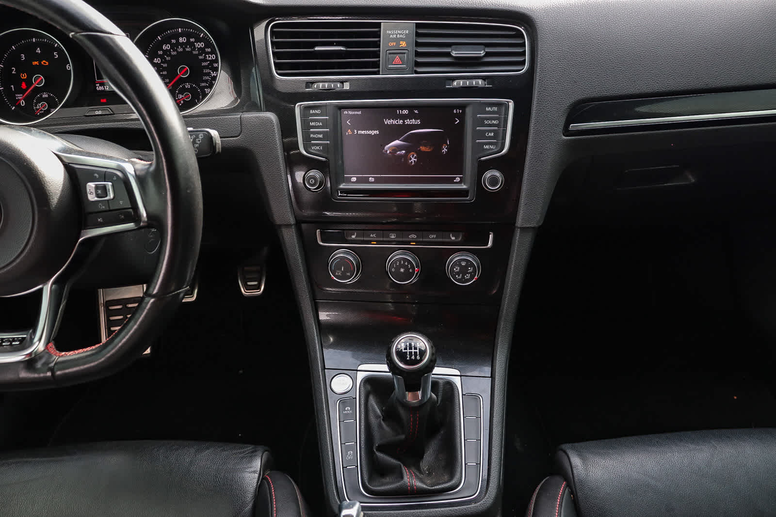 Thumbnail: 2017 Volkswagen Golf - 17