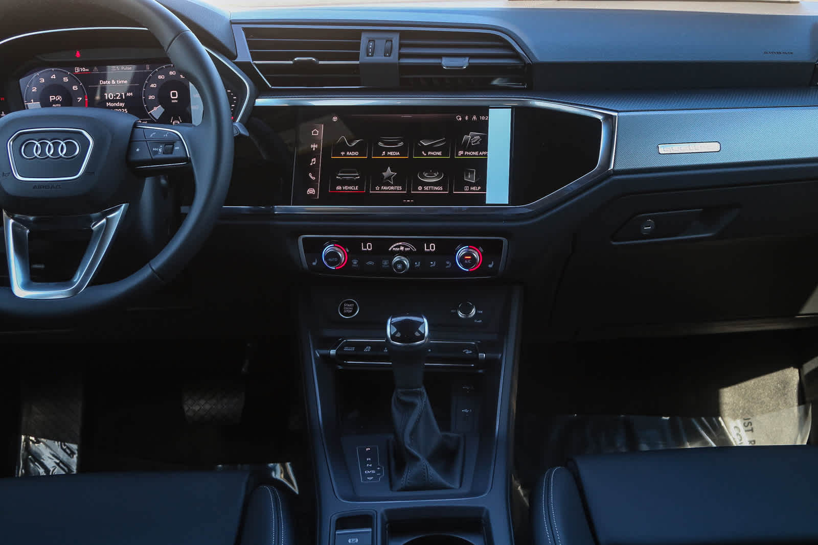 Thumbnail: 2025 Audi Q3 - 18