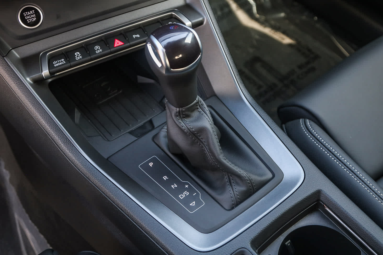 Thumbnail: 2025 Audi Q3 - 28