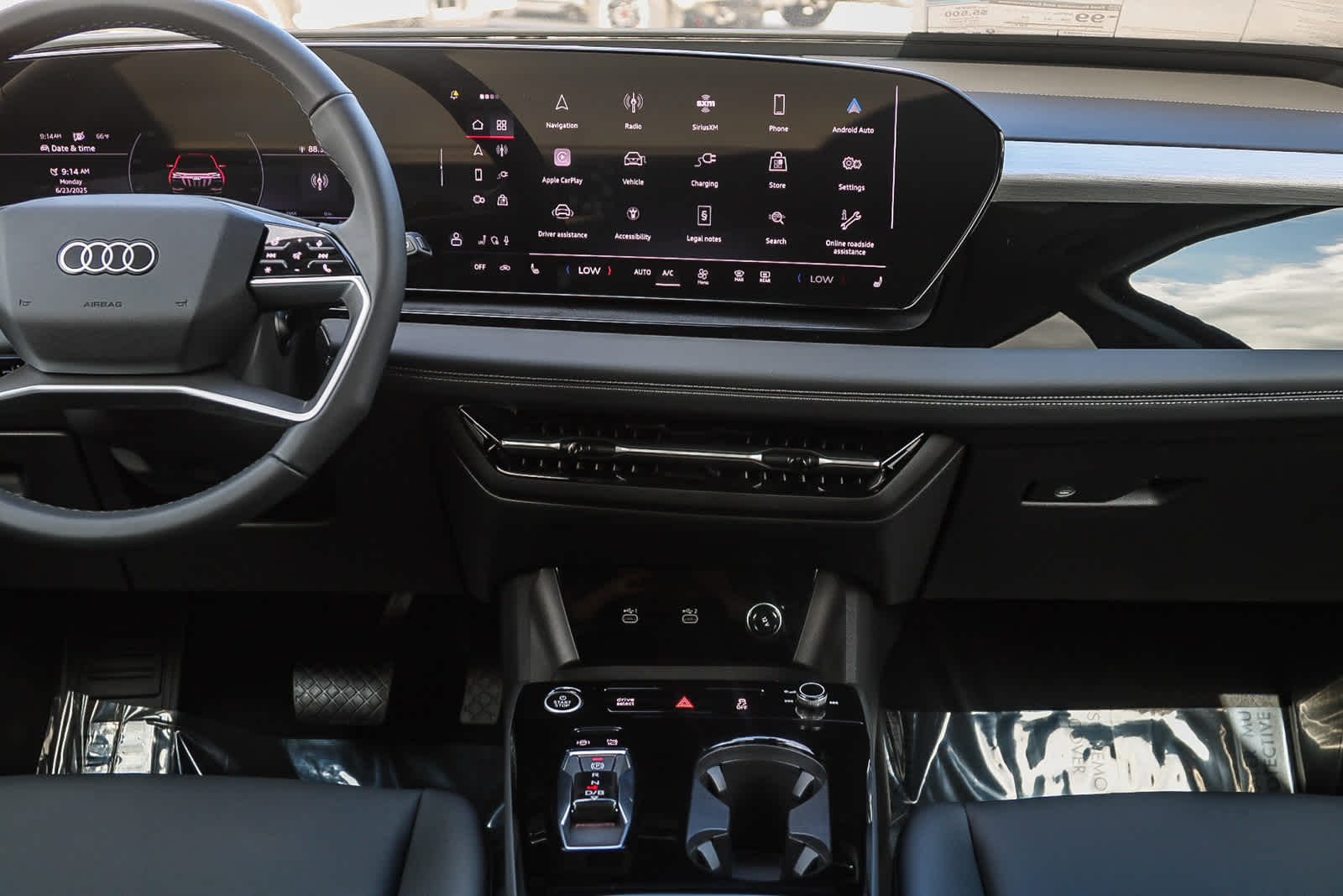 Thumbnail: 2025 Audi Q6 e-tron - 13