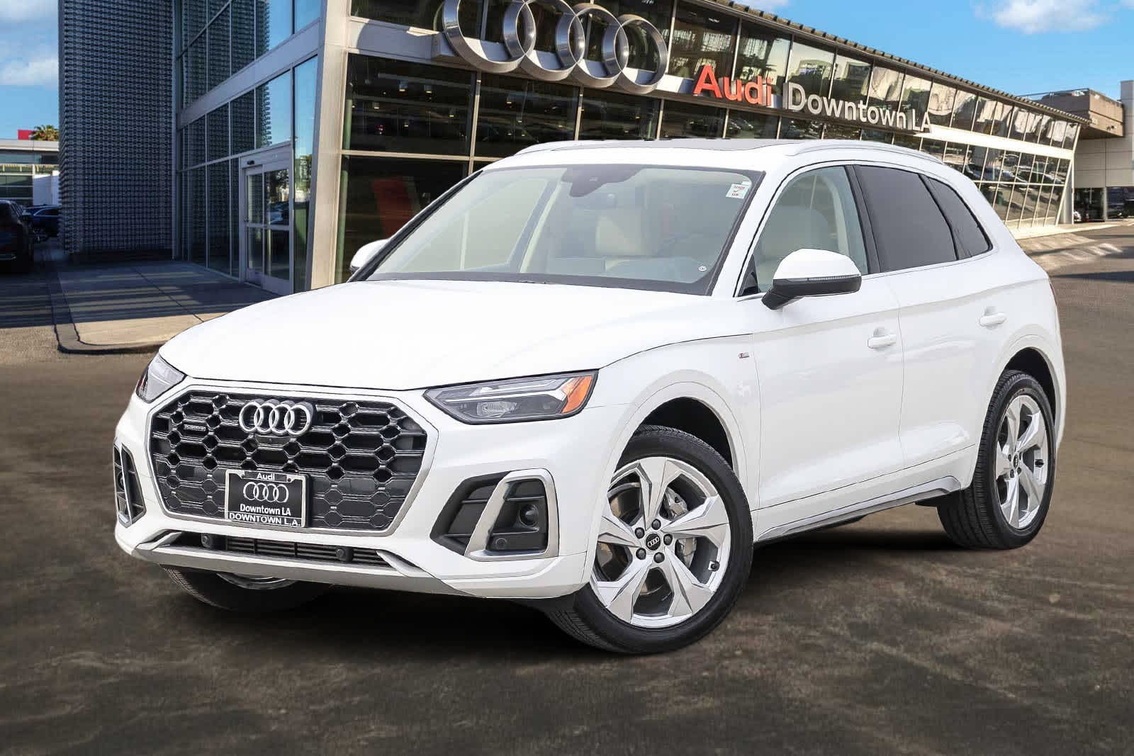 Thumbnail: 2022 Audi Q5 - 1