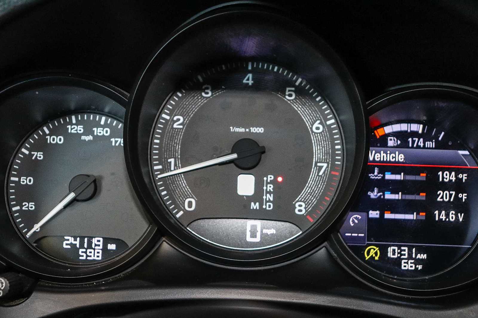 Thumbnail: 2023 Porsche Macan - 39