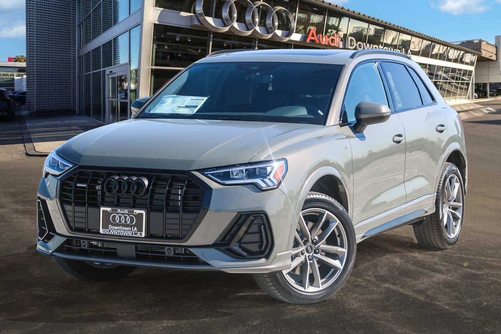 Thumbnail: 2025 Audi Q3 - 1
