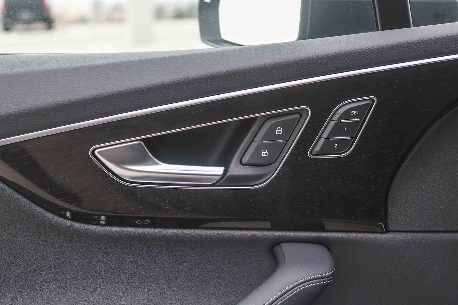 Thumbnail: 2026 Audi Q7 - 32