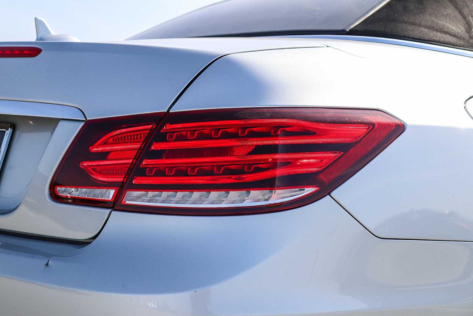 Thumbnail: 2016 Mercedes-Benz E-Class - 16