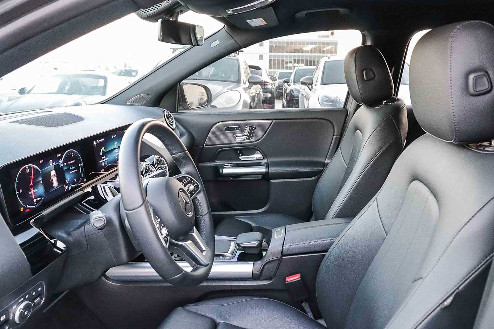 Thumbnail: 2023 Mercedes-Benz GLA - 21