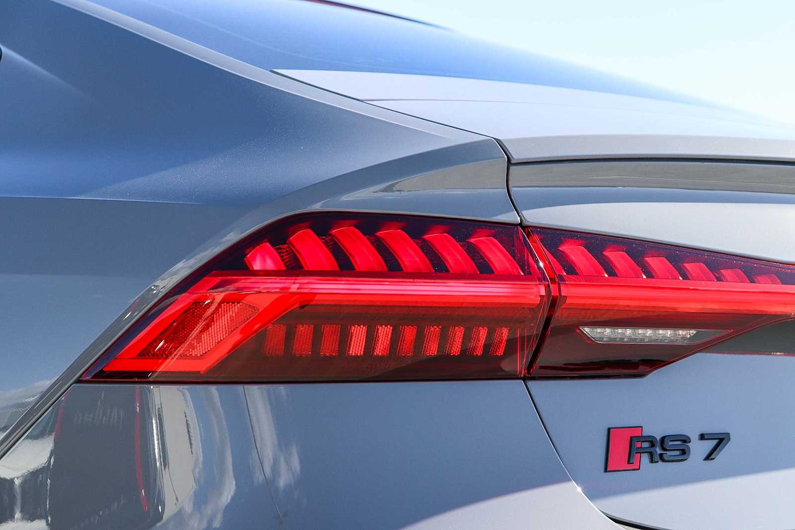 Thumbnail: 2023 Audi RS 7 - 12