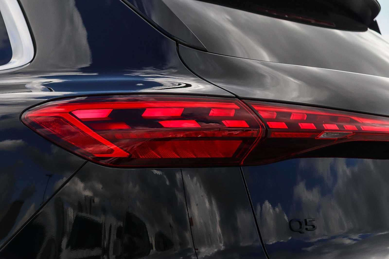 Thumbnail: 2025 Audi Q5 - 12