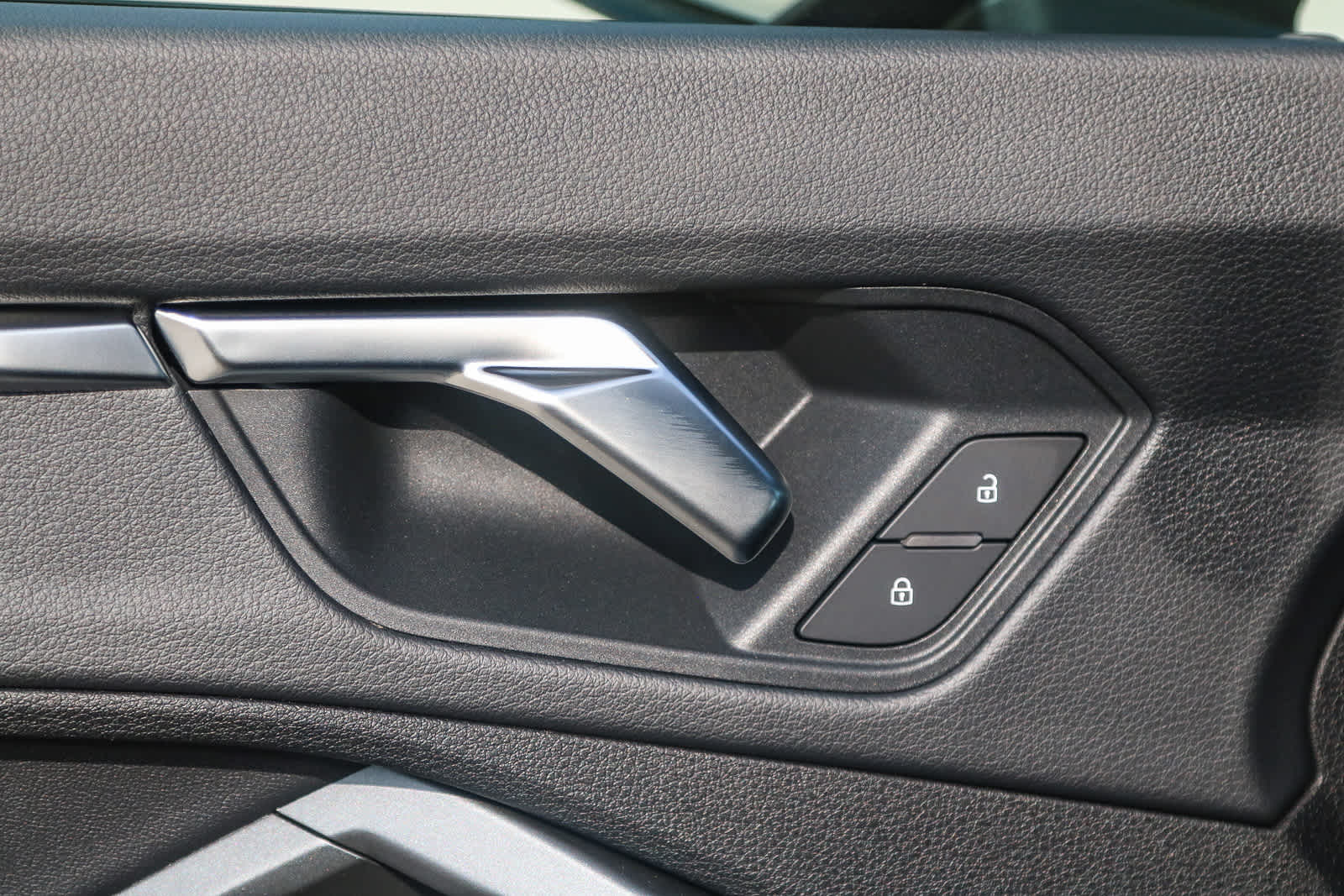 Thumbnail: 2025 Audi Q3 - 32