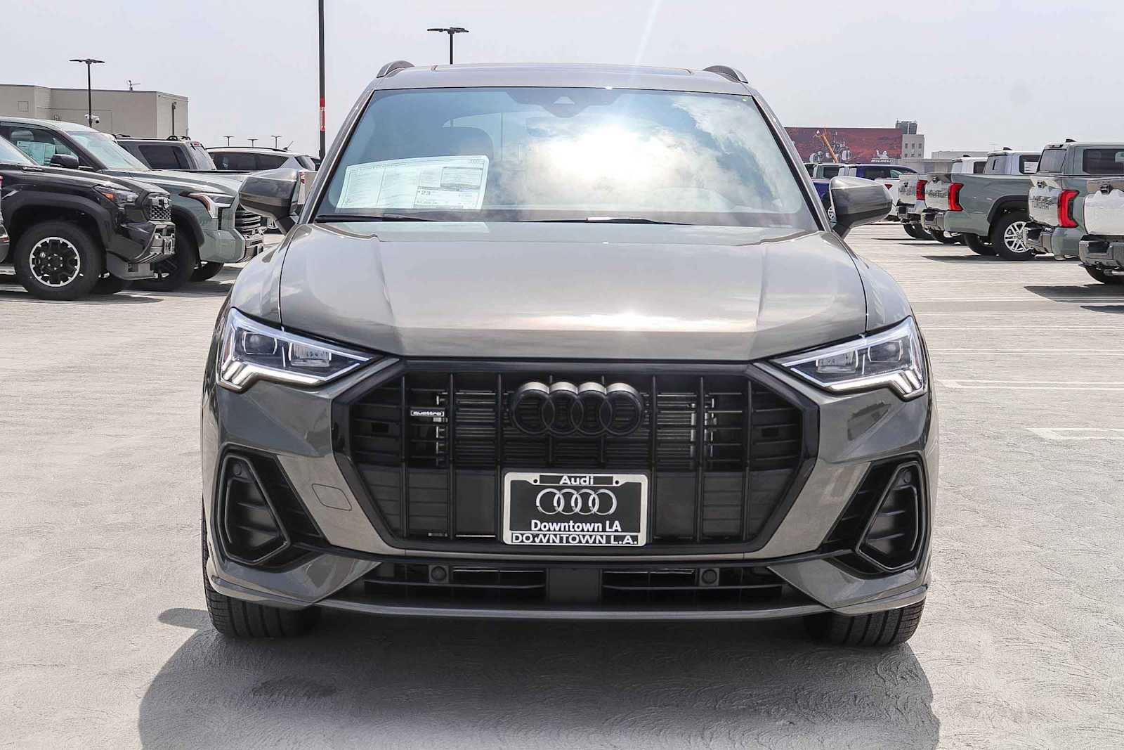 Thumbnail: 2025 Audi Q3 - 2
