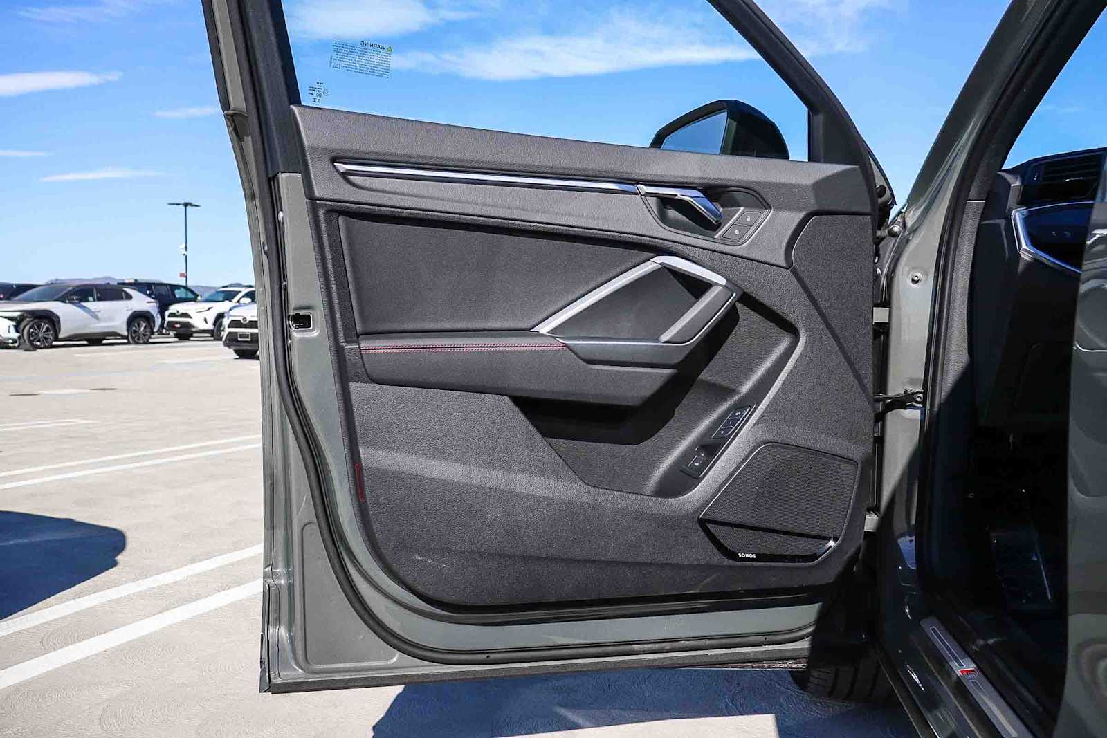 Thumbnail: 2025 Audi Q3 - 30