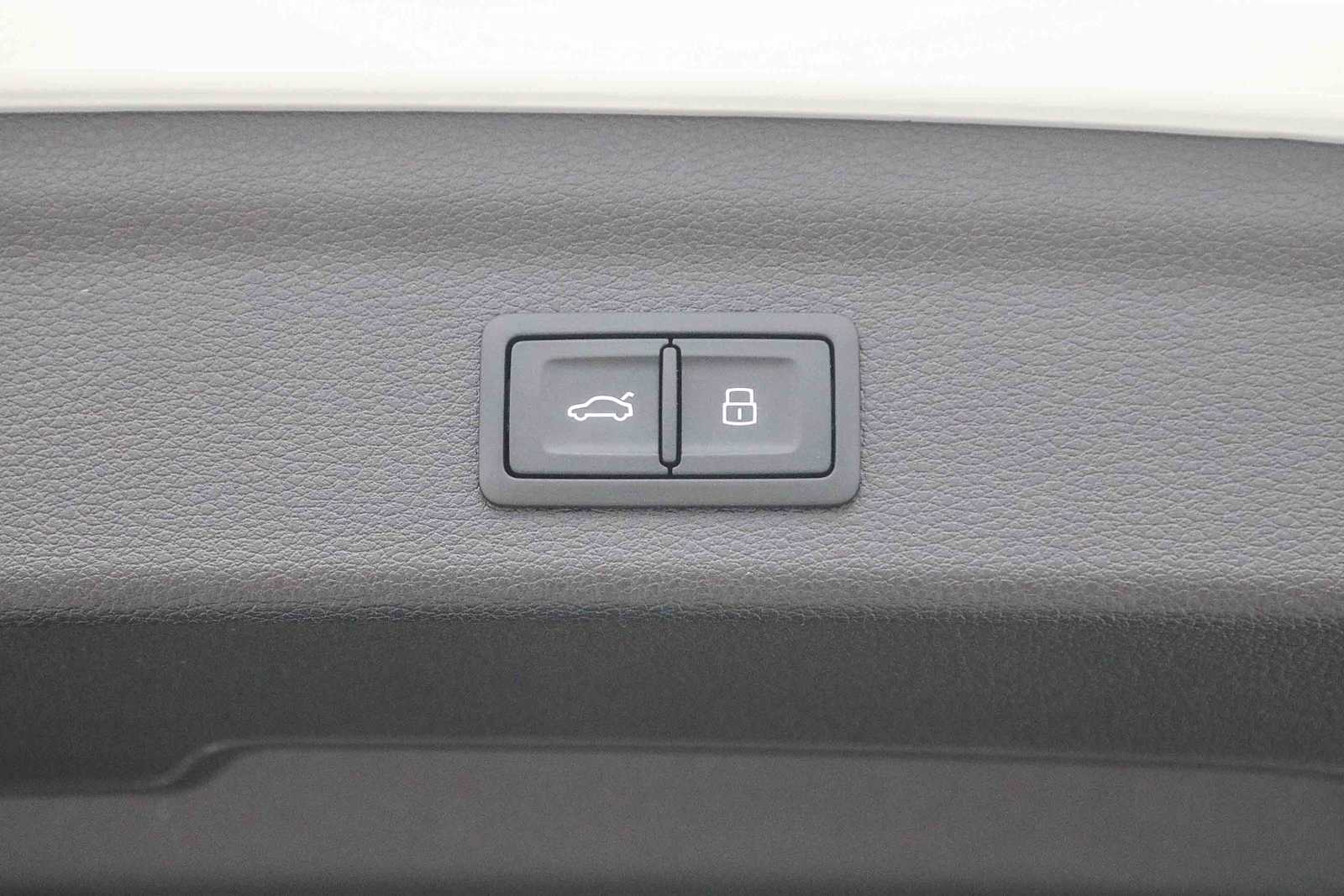 Thumbnail: 2025 Audi Q3 - 45