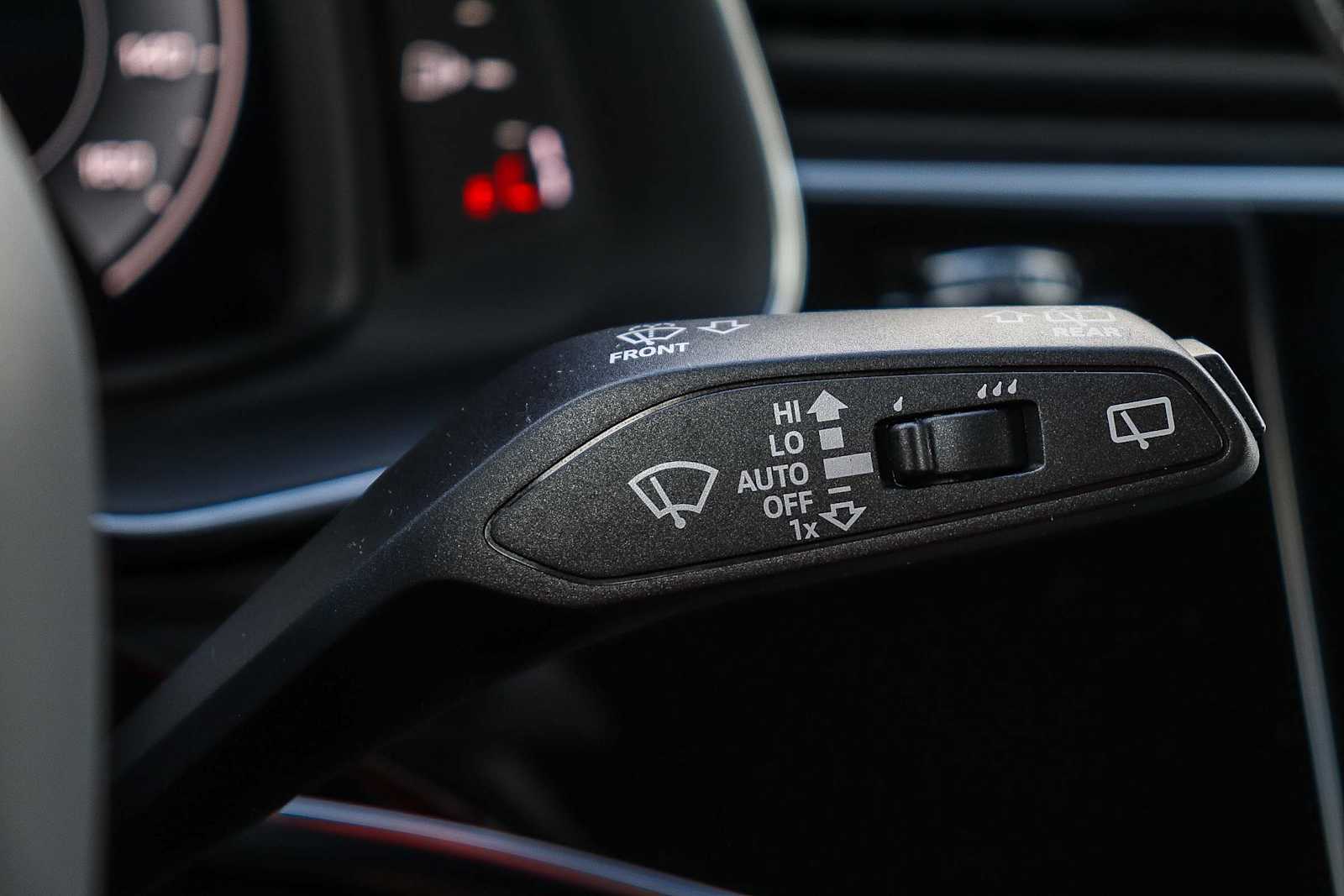 Thumbnail: 2026 Audi Q8 - 33